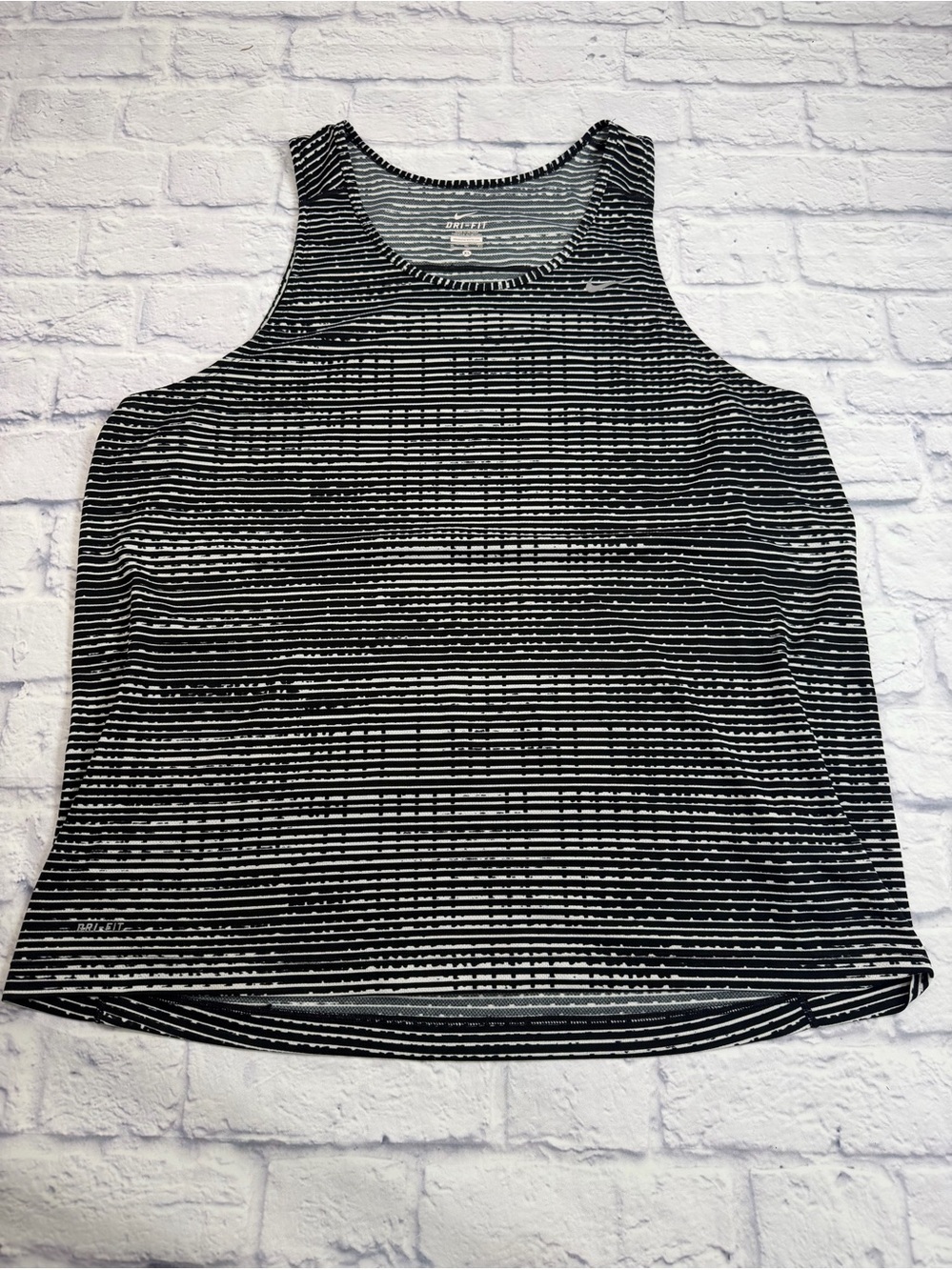 Nike Miler Drifit Black & White Striped Tank Top. Size XL
